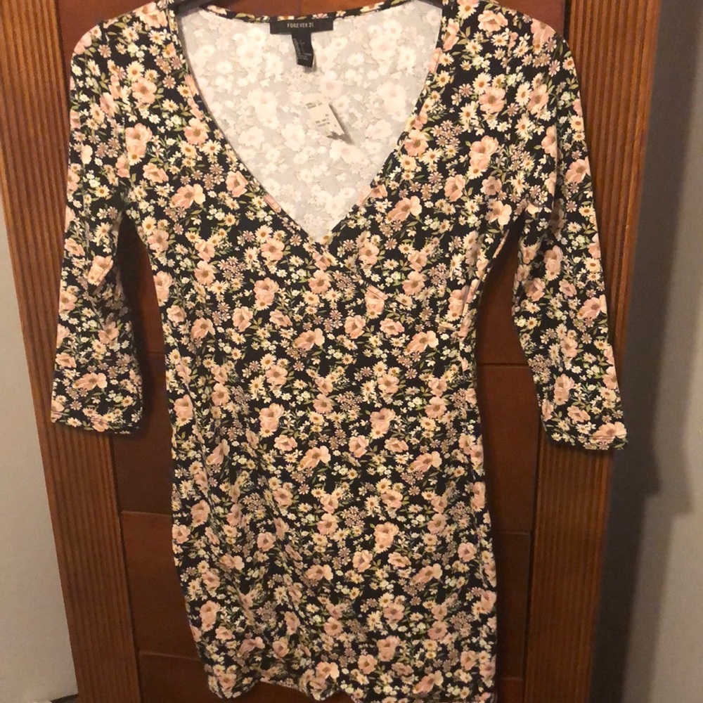 Flower print fitted dress!💐